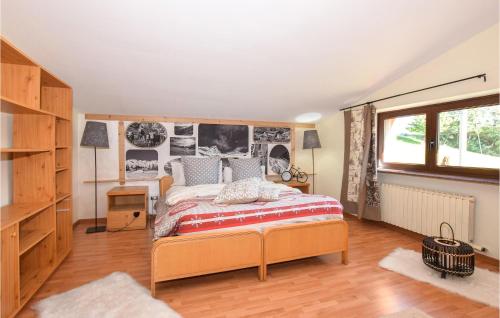 Postel nebo postele na pokoji v ubytování Cozy Apartment In Verrayes With Sauna