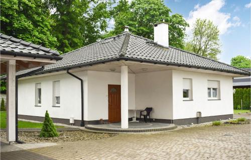 2 Bedroom Stunning Home In Wrzosowo
