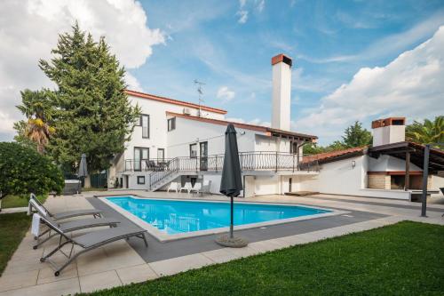 Villa Marty with Private Pool and Jacuzzi