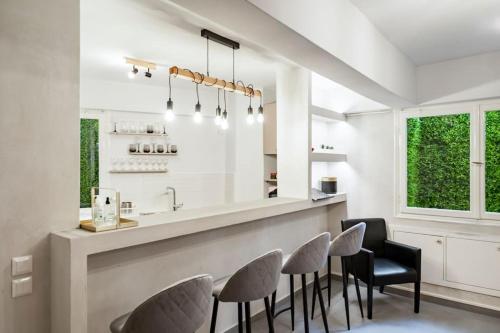 Brand New Modern Street-Style STUDIO /CITY CENTER