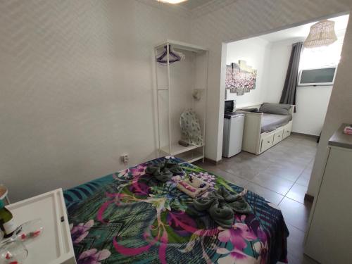 Posteľ alebo postele v izbe v ubytovaní Flamingo Suite with terrace and private bath by Flamingo House