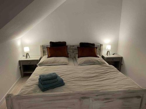 Posteľ alebo postele v izbe v ubytovaní Behagliches Haus Luisa in der Dorfmitte