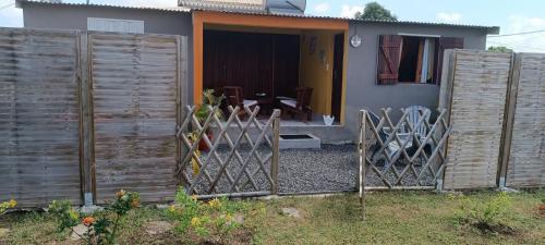 Bangunan di mana terletaknya rumah percutian
