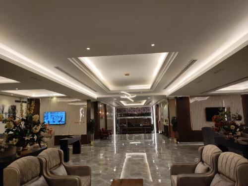 Lobbyen eller receptionen på Brzeen Hotel Riyadh