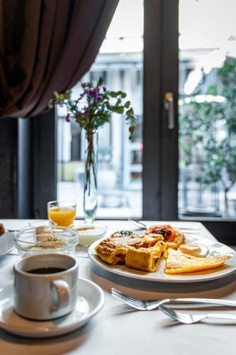 Φαγητό σε αυτό το διαμέρισμα ή κάπου εκεί κοντά