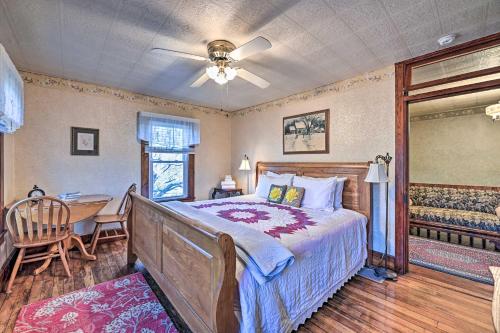 En eller flere senger på et rom på Adirondack Park Home about 10 Mi to Gore Mountain