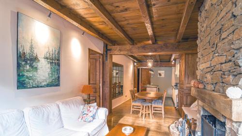  La Pleta Del Tarter Apartments -  Room  picture :   Tea/Coffee maker    Bath    TV                           