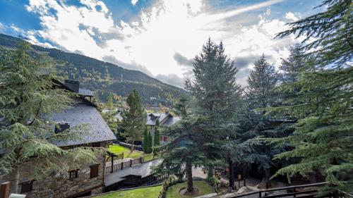  La Pleta Del Tarter Apartments -  Room  picture :   Tea/Coffee maker    Bath    TV                           