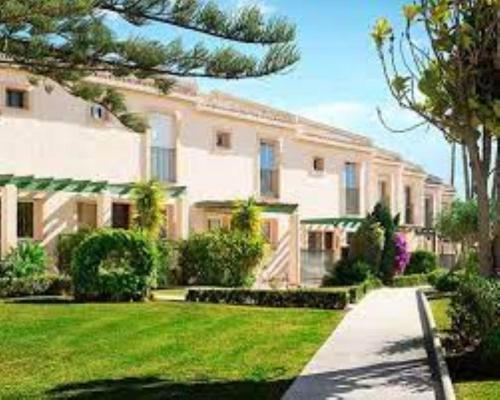 Holidays & Home Fuengirola Sea View & Pool Complex