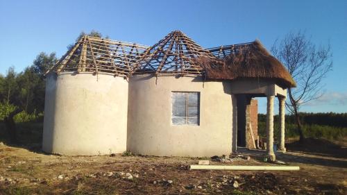 El edificio en el que está la estancia rural