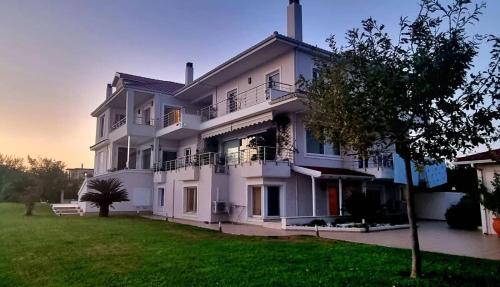 Harmony Seafront Apartment