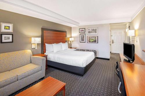 La Quinta by Wyndham San Antonio Airport Image