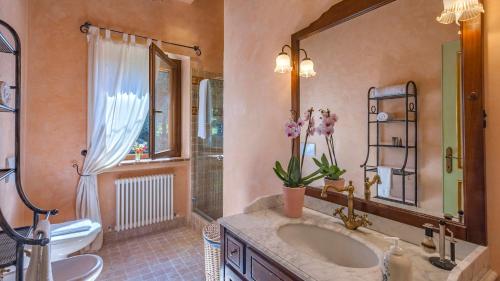 Ένα μπάνιο στο VILLA IL BAIOCCO 8, Emma Villas