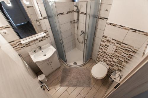 Bilik mandi di Apartments Francka