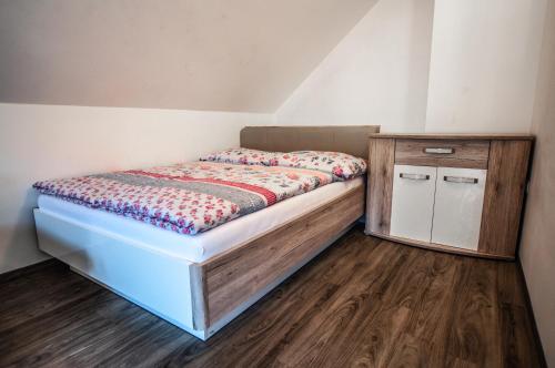 Katil atau katil-katil dalam bilik di Apartments Francka