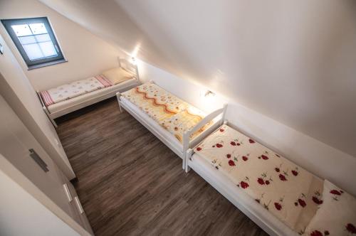 Katil atau katil-katil dalam bilik di Apartments Francka