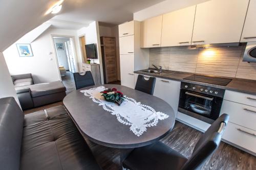 Dapur atau dapur kecil di Apartments Francka