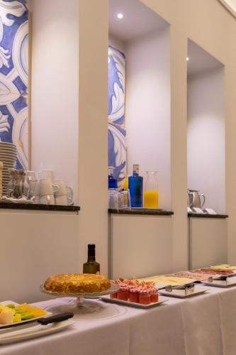 Makanan di atau berdekatan hotel