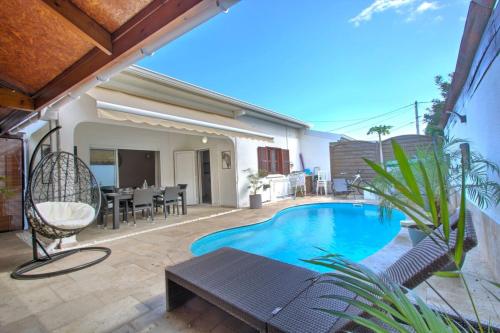 Πισίνα στο ή κοντά στο La Villa Alexie - Lagon de Trou d'Eau