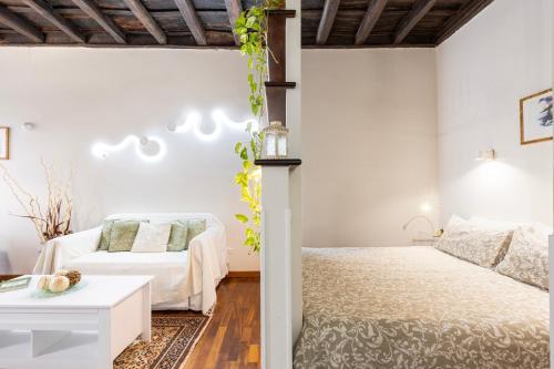 Trastevere house with balcony,quiet NEW