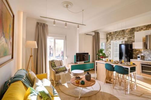 KaiZen Chania - New Central Apartment Just 350m Away With Private Jacuzzi and free parking!
