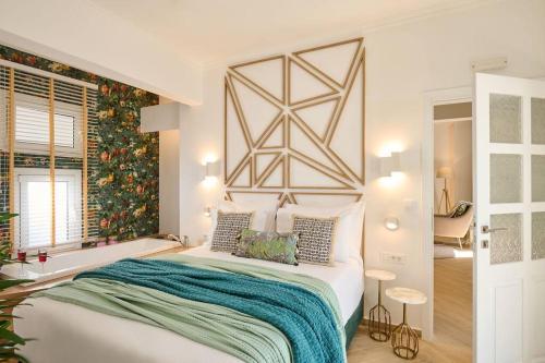 KaiZen Chania - New Central Apartment Just 350m Away With Private Jacuzzi and free parking!