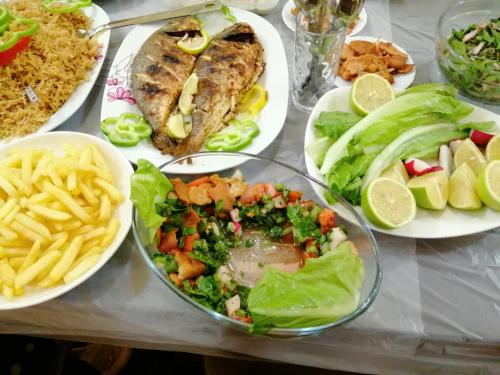 Φαγητό σε αυτό το διαμέρισμα ή κάπου εκεί κοντά