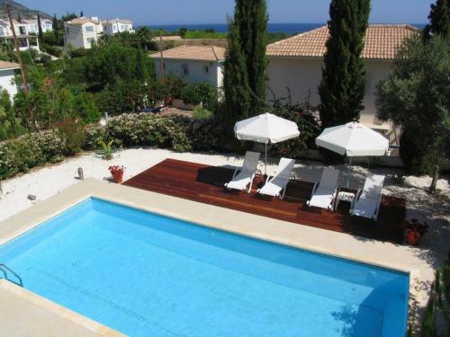 Πισίνα στο ή κοντά στο Akamas Carob Tree Villa