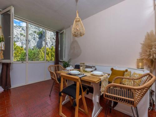 Central Apartment Boho Omis Sandy Beach