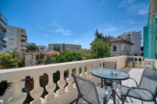Luxury 2-floor Flat minutes walk to Croisette and City Center