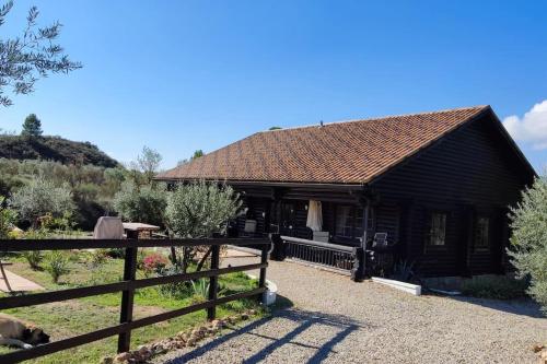 Κήπος έξω από το Casa De Madera, A home from home.