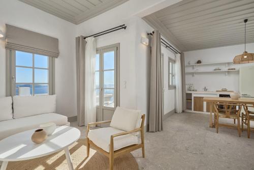 Kuchyň nebo kuchyňský kout v ubytování GrandeMar Suites