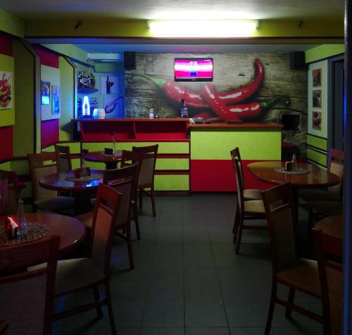 Ресторант или друго място за хранене в Noclegi Hexe