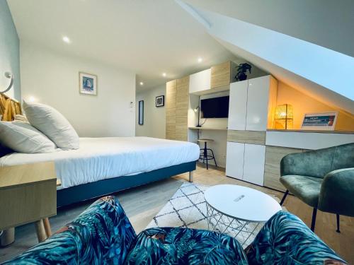 * Villa Adélaïde * Les Célestins *