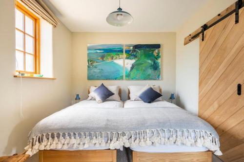 Ảnh trong thư viện ảnh của Fledgling Barn: stunning new coastal holiday home ở Kingsbridge