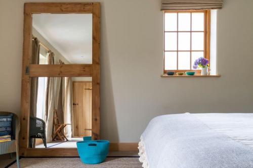 Ảnh trong thư viện ảnh của Fledgling Barn: stunning new coastal holiday home ở Kingsbridge