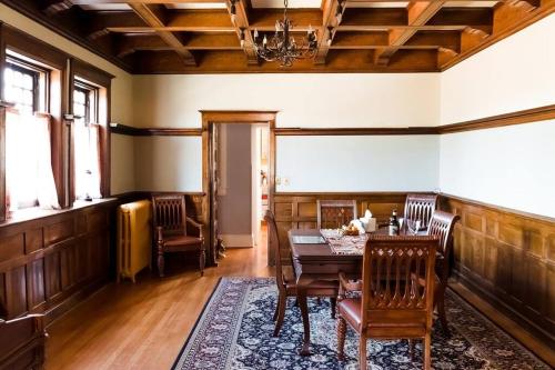 Posezení v ubytování Maple House Large Vacation Home, Sleeps 7 Pet Friendly Great Location