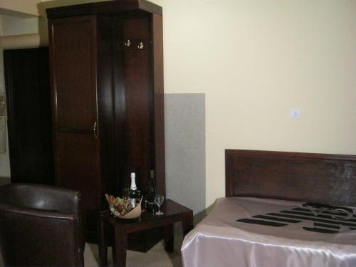 Postel nebo postele na pokoji v ubytování HOTEL VILA MITIC LUXX SPA centar