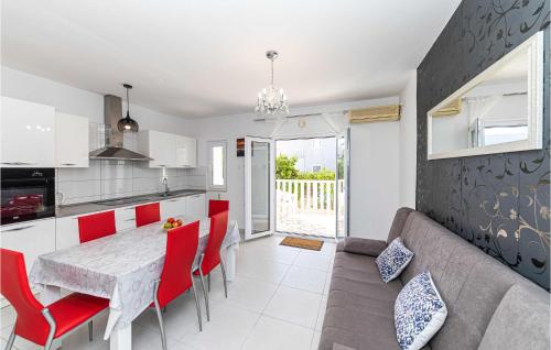 Η κουζίνα ή μικρή κουζίνα στο Cozy Apartment In Poljica