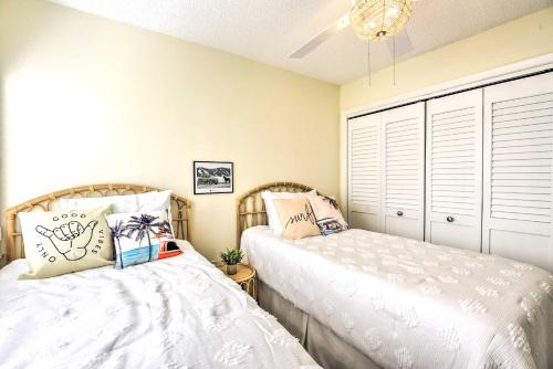 Cama o camas de una habitación en Comfortable Siesta Key Condo with Pool Access!