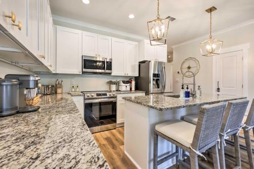 Recently Built Townhome, Central Location! – Photos 2