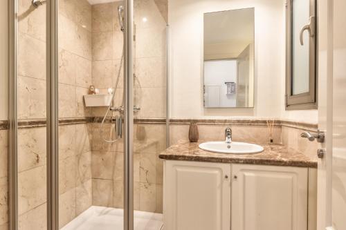 a bathroom with a shower and a sink at Bahia - Bencomo 1 2 Partial SEA VIEW & NATURE RESERVE 1B in Palm-mar