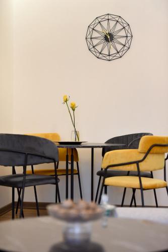 Noir Living 2 bedroom apartment