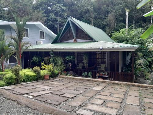 Ein Garten an der Unterkunft Casas Guaney, full furnished studios!