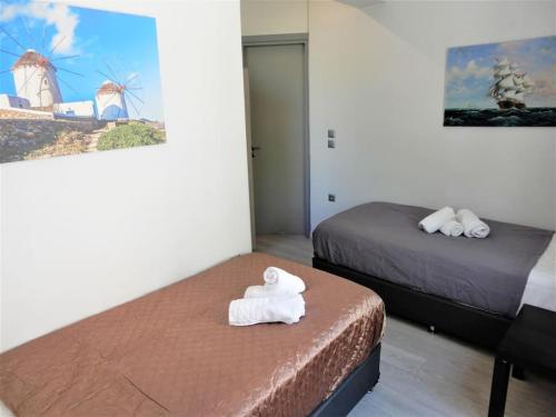 A-07! 2' walk 2 Acropolis Museum! 2BR-Sunny terrace! Extra fees for 2nd room