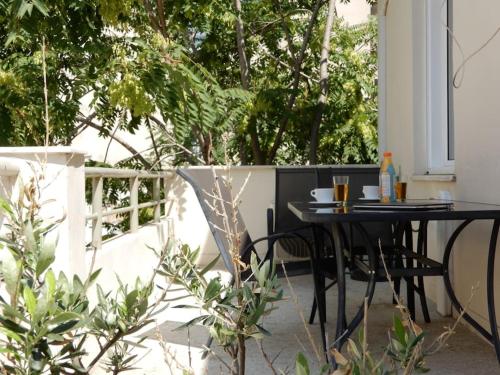 A-07! 2' walk 2 Acropolis Museum! 2BR-Sunny terrace! Extra fees for 2nd room