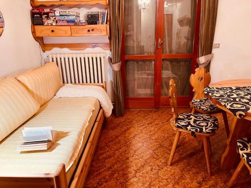 Гостиная зона в La Baita Limone Riserva Bianca Ski-in Ski-out Seggiovia Morel 3