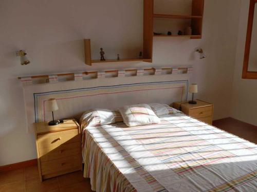 Posteľ alebo postele v izbe v ubytovaní Casa ideal con piscina privada, cerca del mar, wifi gratis, aire opcional, mascotas y playa para perros - ES-184-16