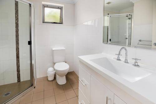 Ένα μπάνιο στο Budget Bluegum Apartments Jesmond
