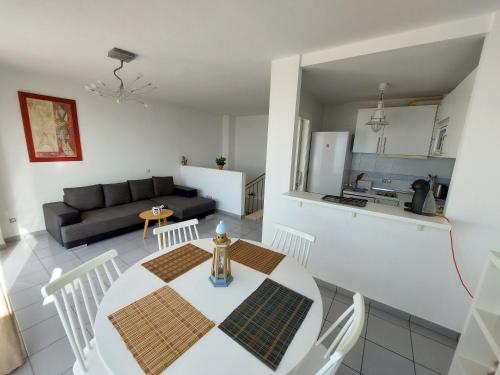 Villamarina dúplex en primera línea de mar - Fincas Arena photo 17